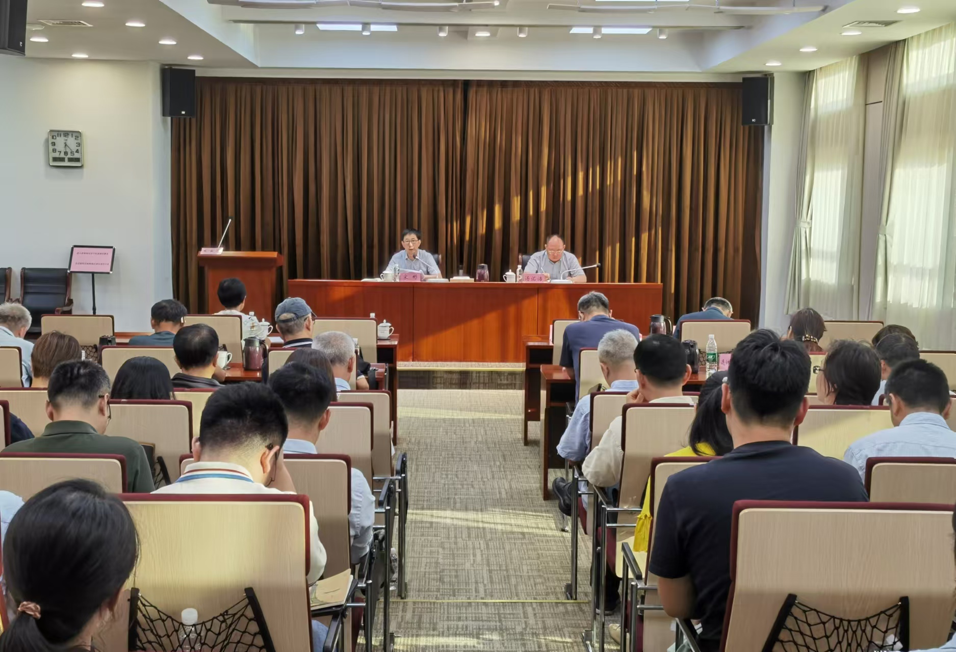 市統(tǒng)計(jì)局召開黨組（擴(kuò)大）會(huì)部署推進(jìn)黨紀(jì)學(xué)習(xí)教育常態(tài)化長(zhǎng)效化